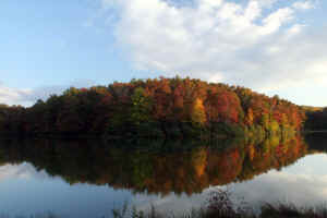falllake.JPG (188508 bytes)
